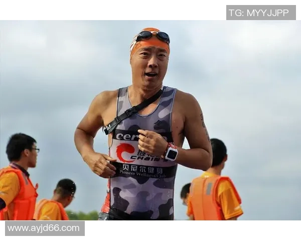 足球明星邹正华的职业生涯与成就全景回顾